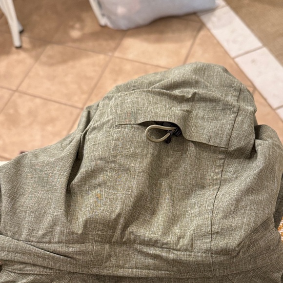 Women’s REI rain jacket - Picture 6 of 7